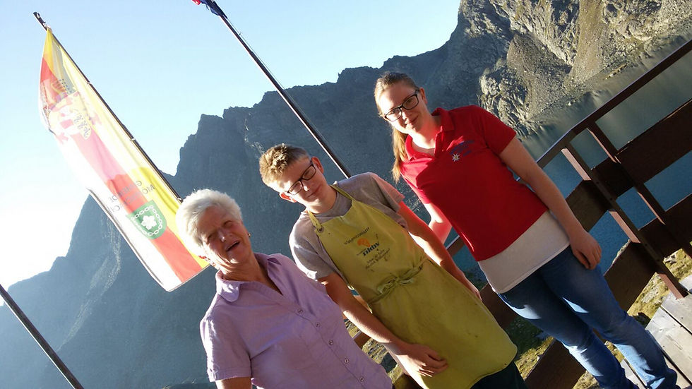 Silvana, Chrissi und Oma