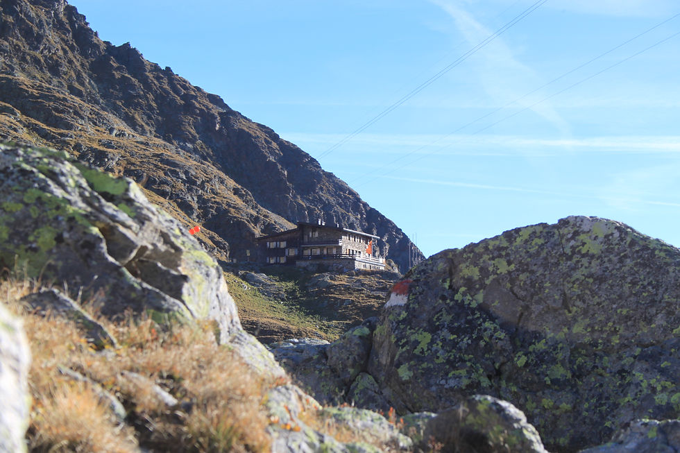 Blick von der Hängebrücke auf die Wangenitzseehütte